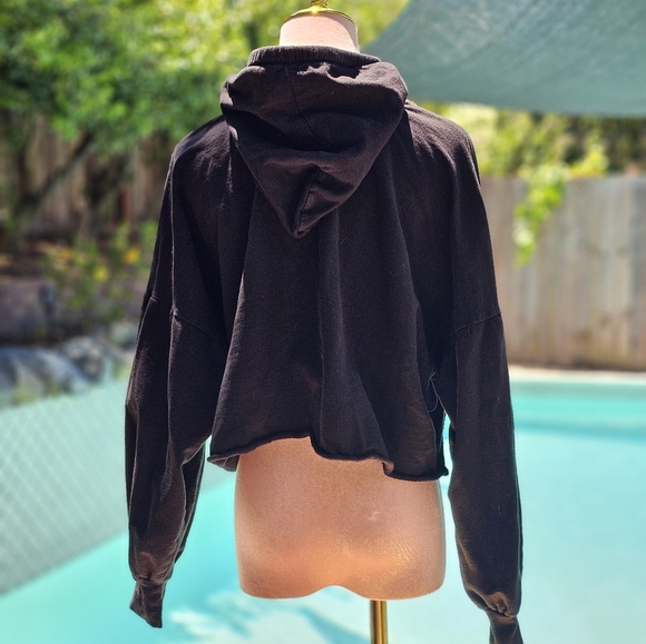 Yogaworks cropped hoodie - Picture 5 of 5